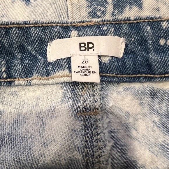 BP Ripped Nonstretch Denim Cutoff Shorts in Blue Bleached Wash (26) - Picture 6 of 10